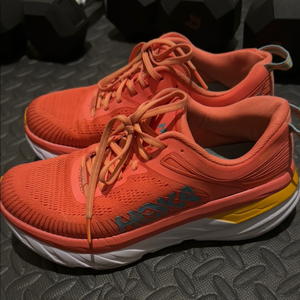 Hoka Women's coral bondi 7